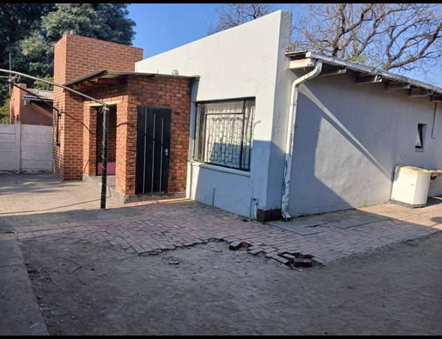 309M² BUSINESS FOR SALE IN BO-DORP